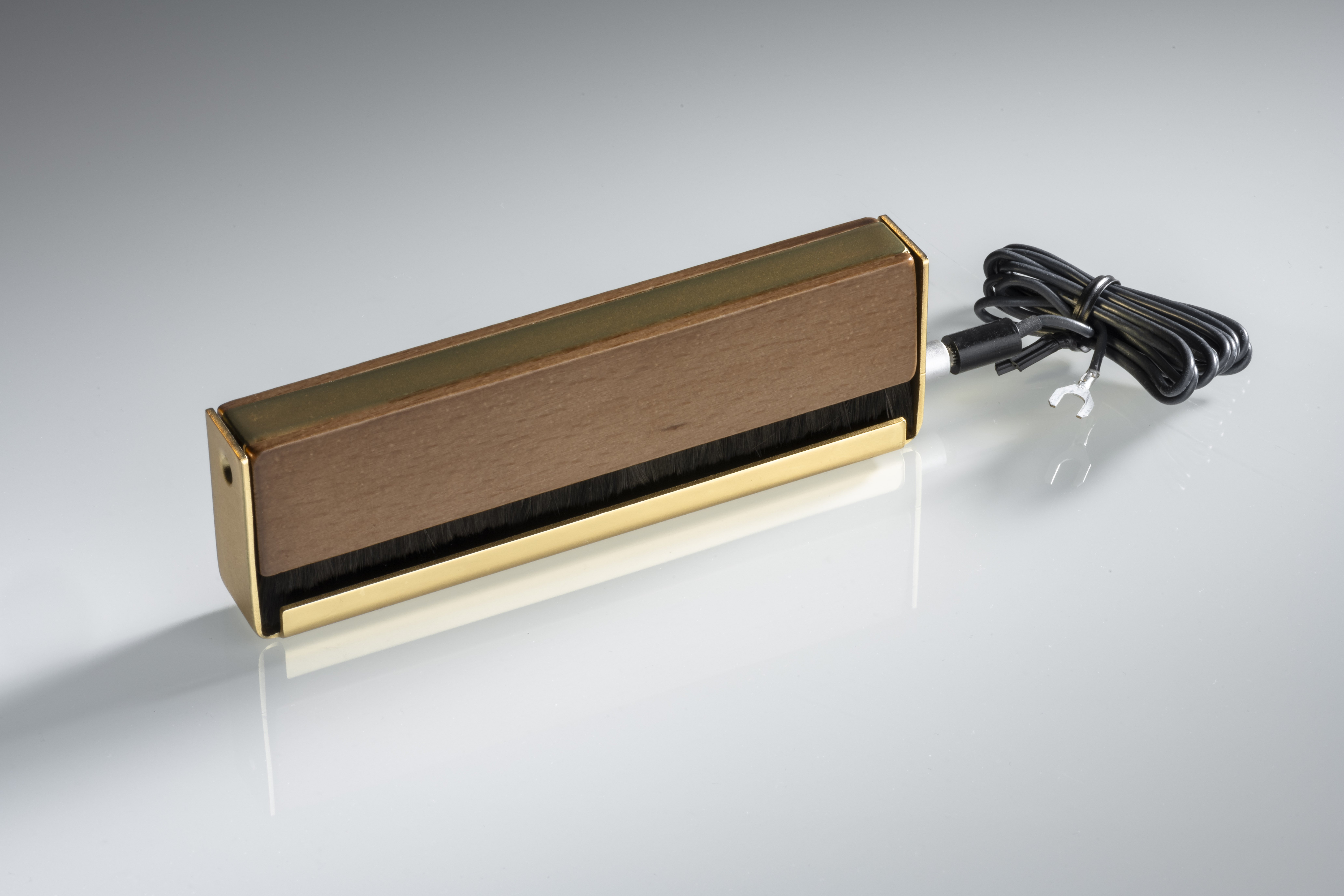 Карбоновая щетка для чистки пластинок Pro-Ject Brush It Premium