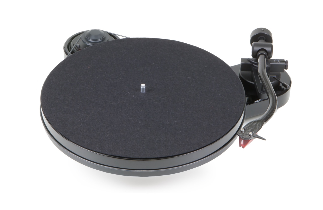 Проигрыватель винила Pro-Ject RPM 1 Carbon (DC)