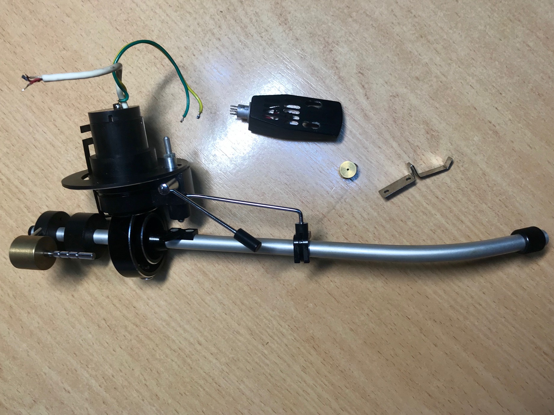 Тонарм винилового проигрывателя Lenco L-450