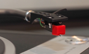 Проигрыватель винила Onkyo CP-1050