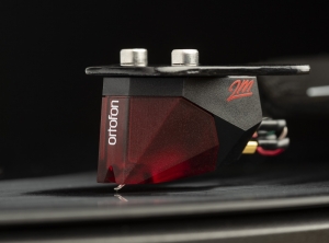 Проигрыватель винила Pro-Ject Debut Carbon EVO (2M Red)